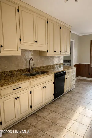 $345,000 | 511 South Wilkinson Drive, Laurinburg, NC 28352