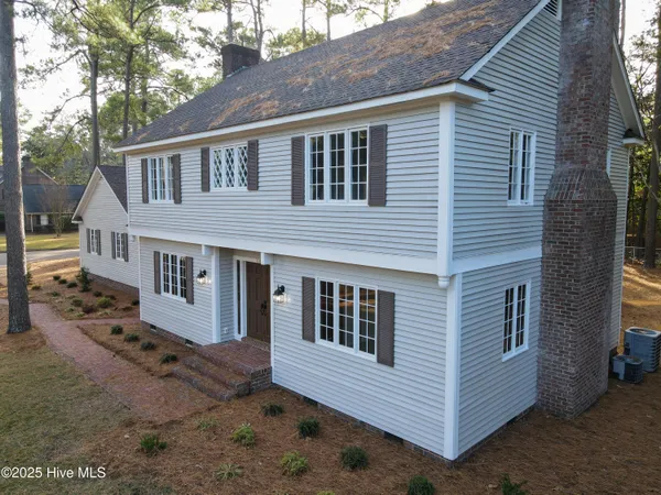 $345,000 | 511 South Wilkinson Drive, Laurinburg, NC 28352