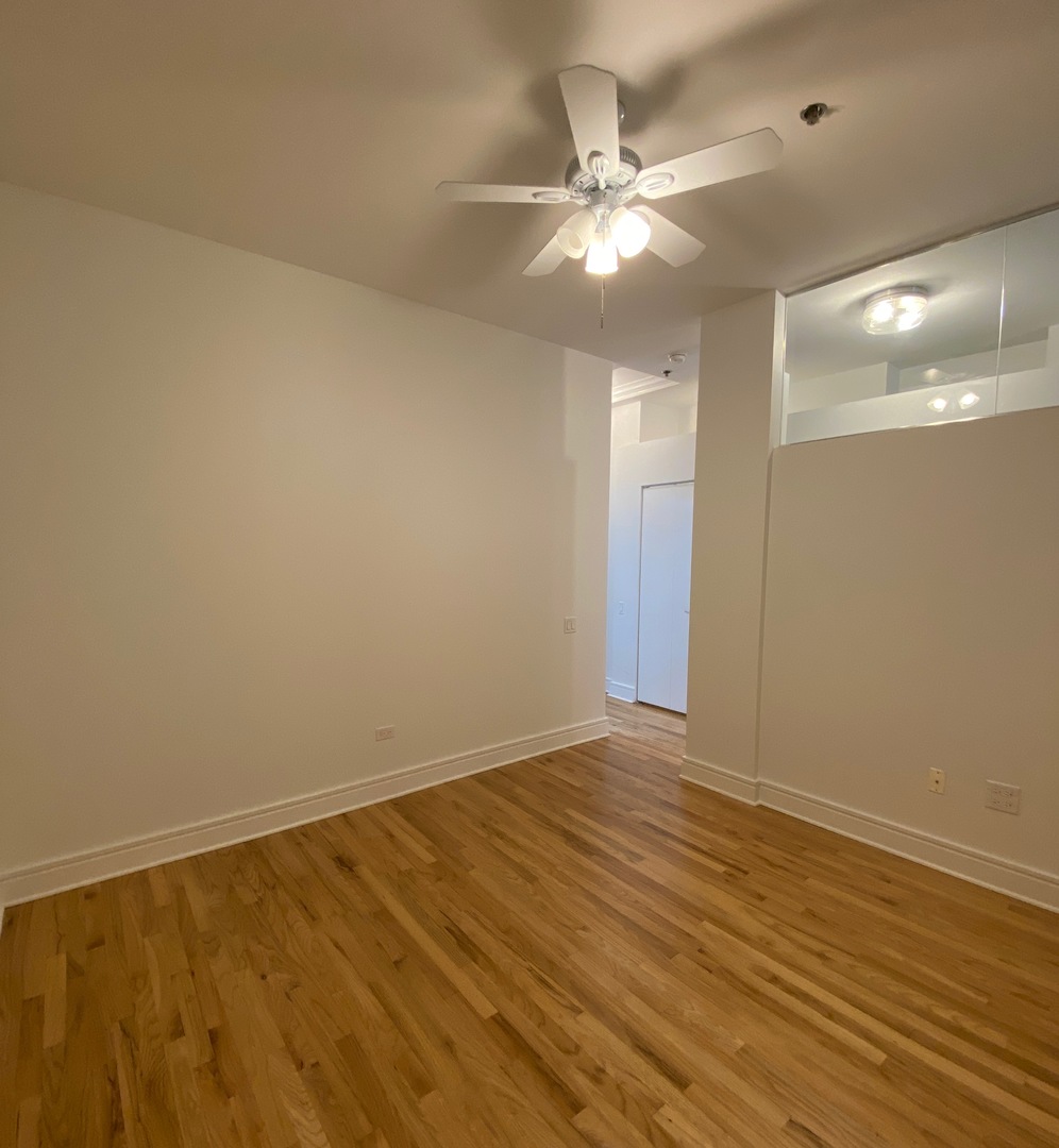 212 West Washington Street, Unit 910 Chicago, IL 60606 - Photo 13 of 24