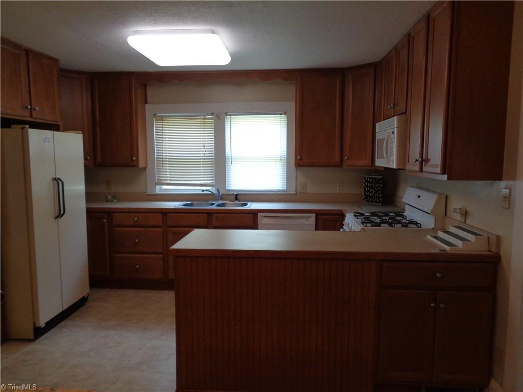 147 River Road Boonville, NC 27011 - Photo 4 of 20 Gallery Image 4