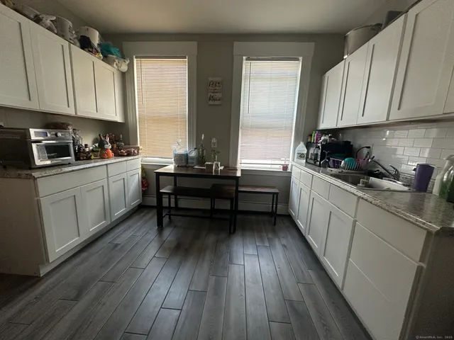 $479,999 | 193 Farren Avenue, New Haven, CT 06513