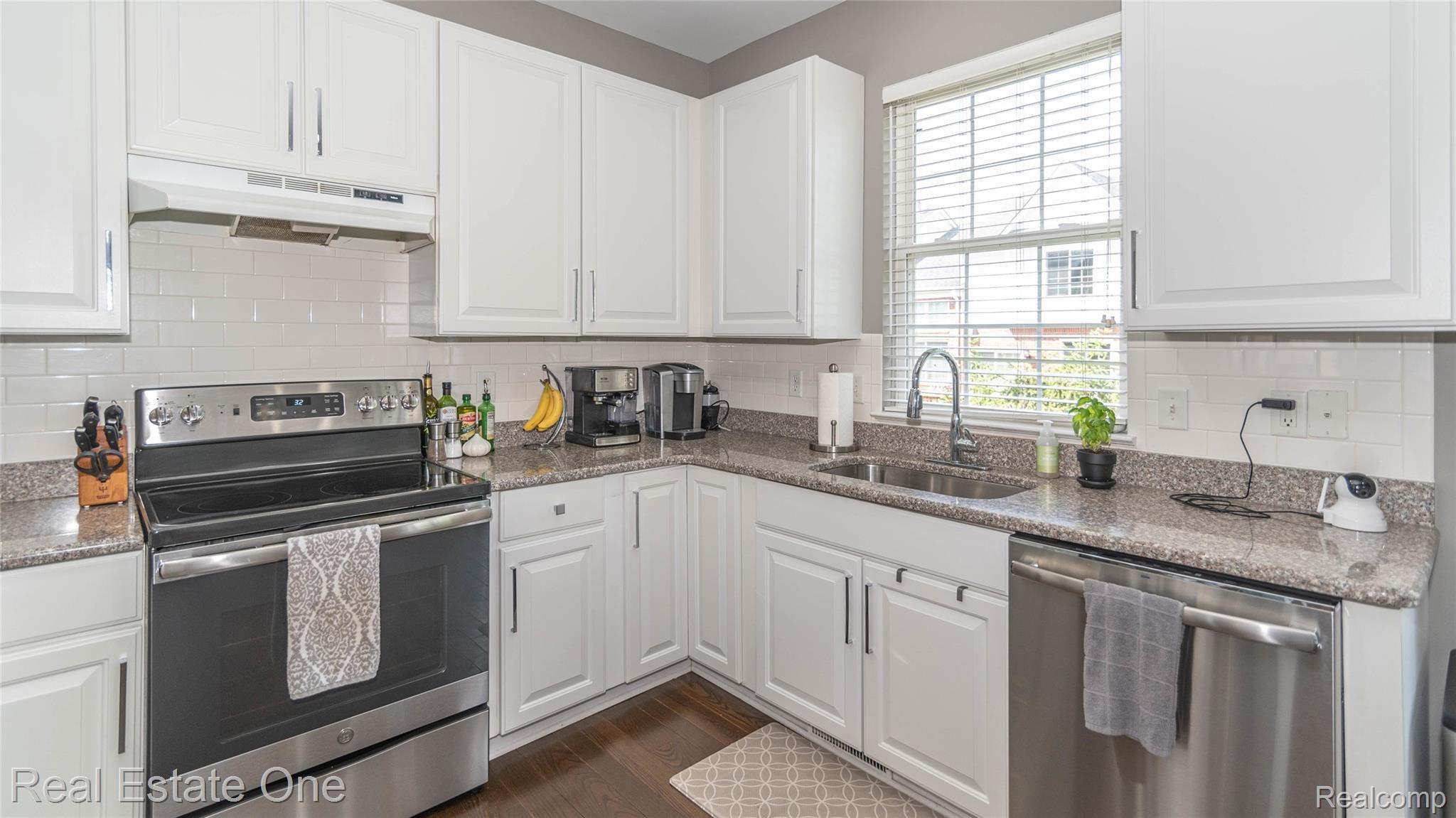 41859 Mitchell Road, Unit 16 Novi, MI 48377 - Photo 14 of 35 00__21.jpg