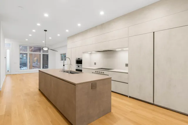 $12,500 | 1618 West Pierce Avenue, Chicago, IL 60622