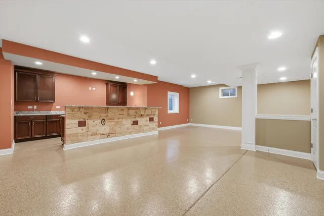 $1,000,000 | 12674 Waterford Drive, Lemont, IL 60439