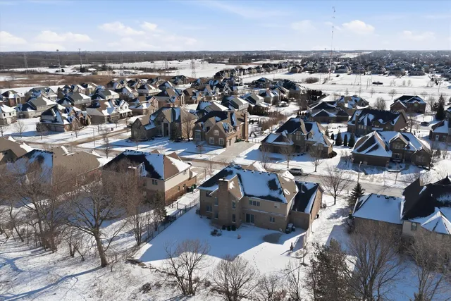 $1,000,000 | 12674 Waterford Drive, Lemont, IL 60439