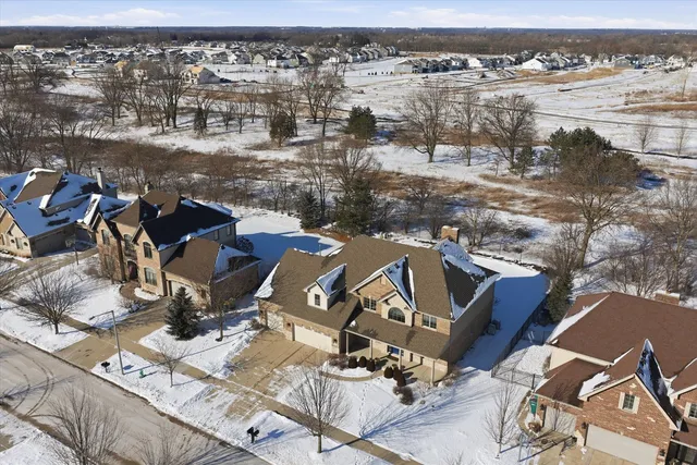 $1,000,000 | 12674 Waterford Drive, Lemont, IL 60439