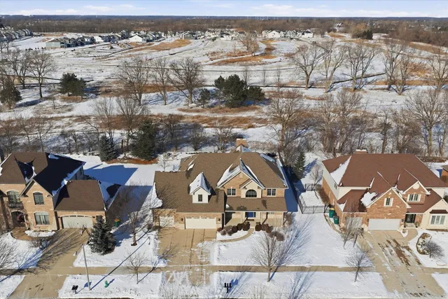 $1,000,000 | 12674 Waterford Drive, Lemont, IL 60439