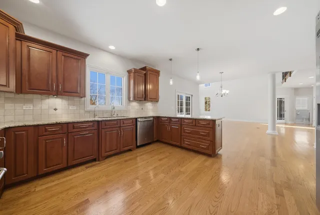 $1,000,000 | 12674 Waterford Drive, Lemont, IL 60439