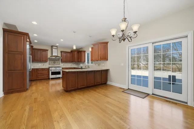 $1,000,000 | 12674 Waterford Drive, Lemont, IL 60439