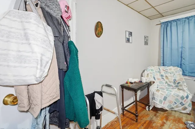 a view of livingroom with furniture