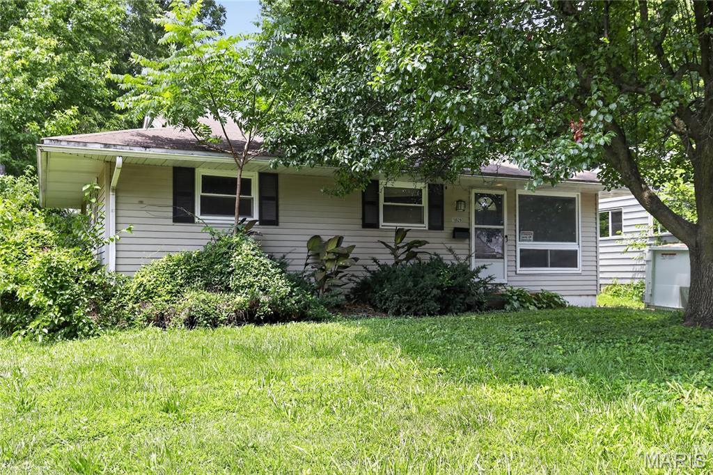 10829 Glen Garry Road St. Louis, MO 63137 - Photo 1 of 23
