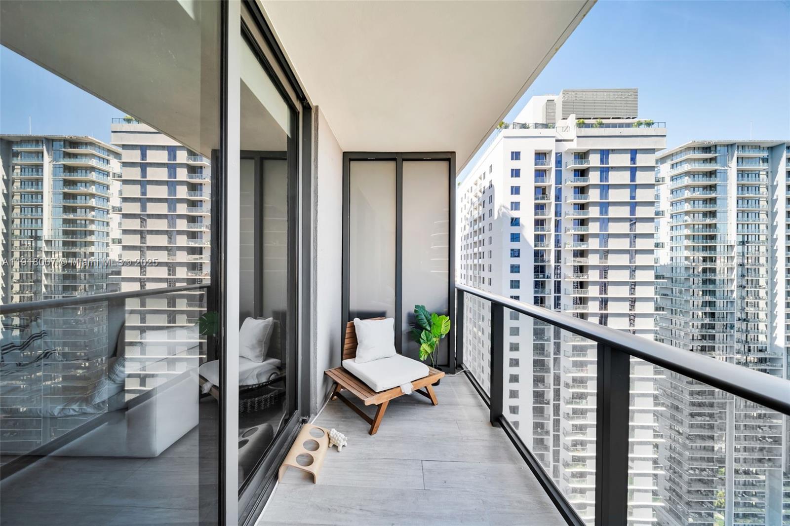 45 Southwest 9th Street, Unit 3909 Miami, FL 33130 - Photo 22 of 23 a balcony with view of street from balcony