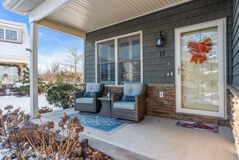 17 Green Tree Circle Hazlet, NJ 07730 - Photo 3 of 29 a outdoor living space with furniture and a potted plant