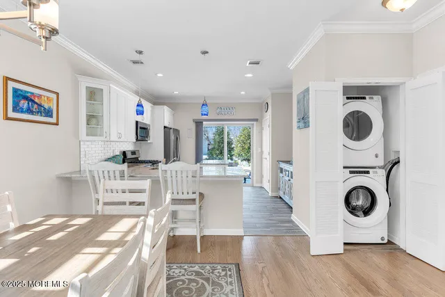 $550,000 | 17 Green Tree Circle, Hazlet, NJ 07730