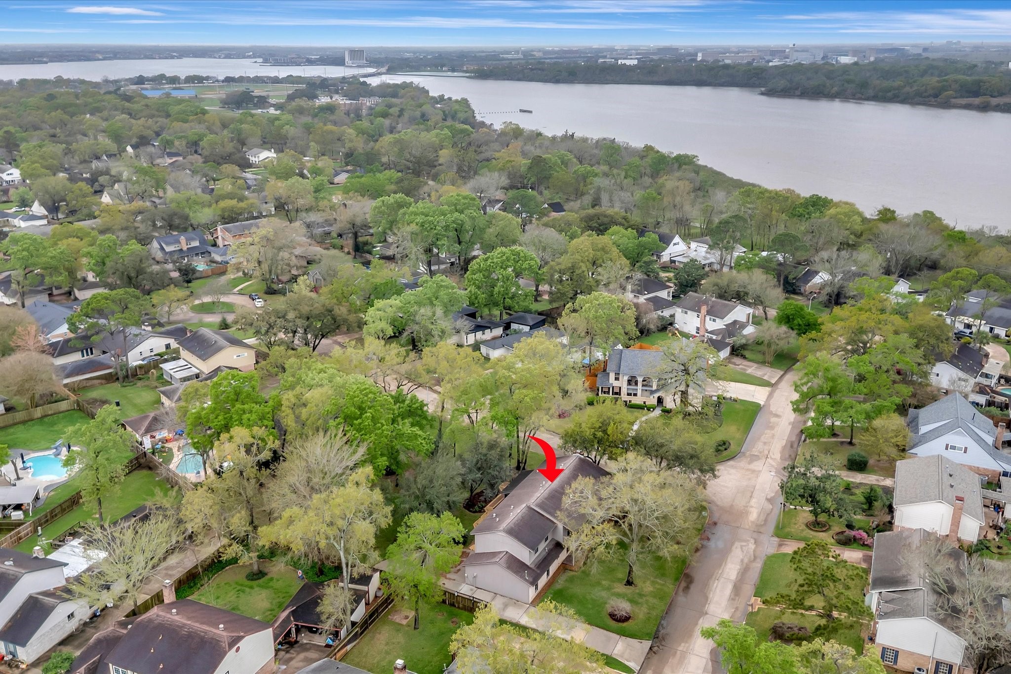822 Devonport Lane Seabrook, TX 77586 - Photo 11 of 50 an aerial view of a houses with outdoor space