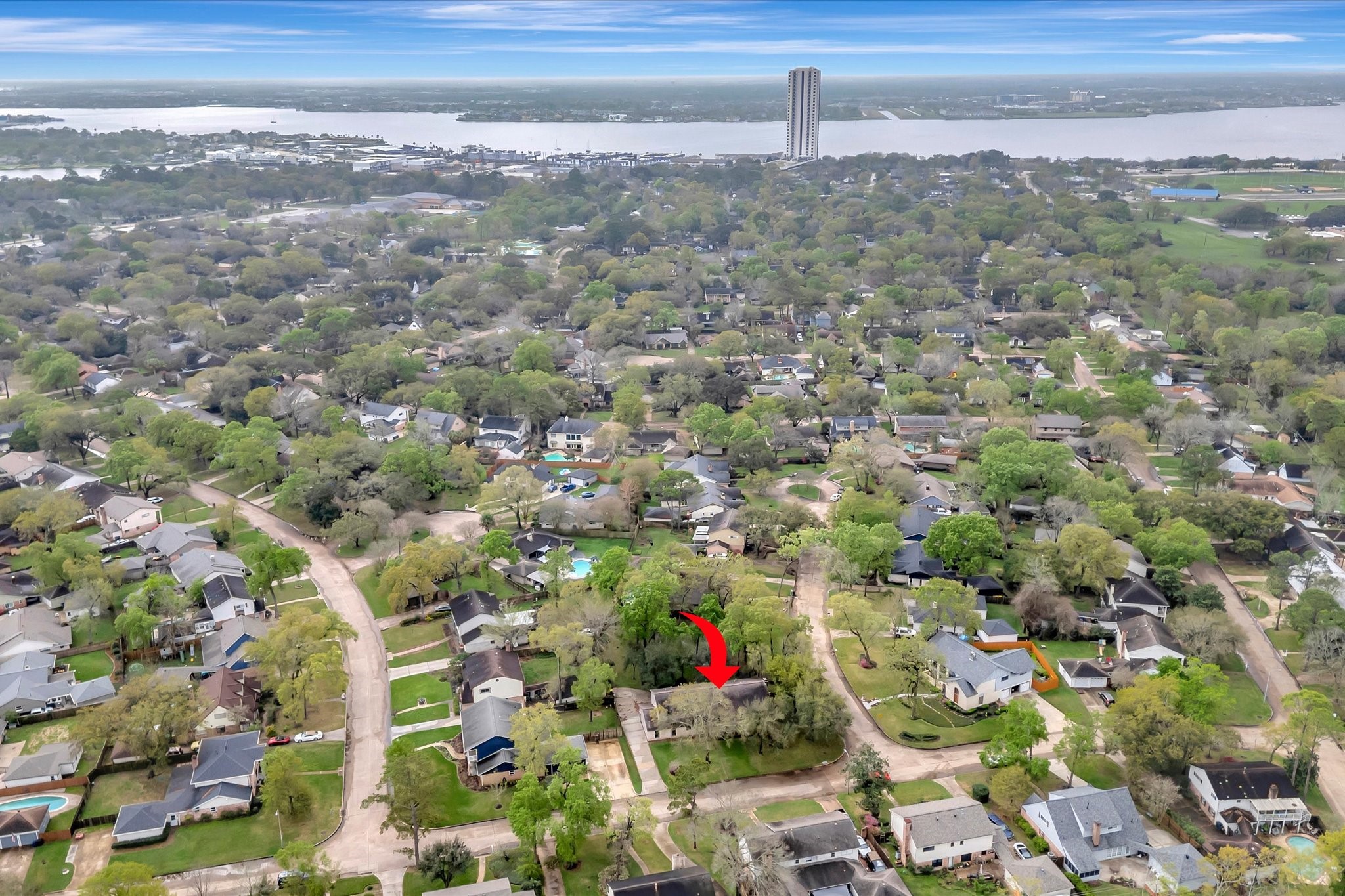 822 Devonport Lane Seabrook, TX 77586 - Photo 12 of 50 a view of a city
