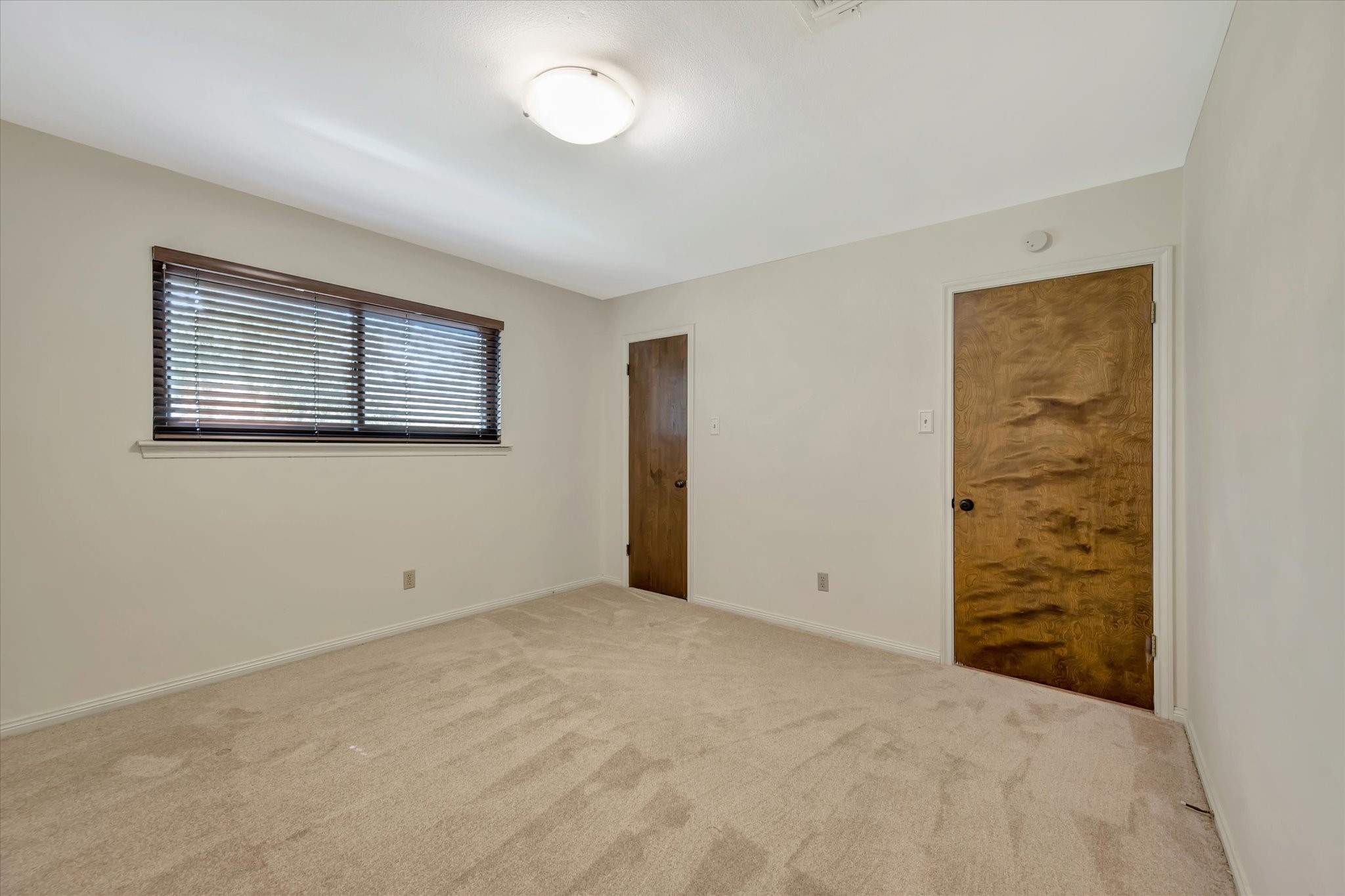 822 Devonport Lane Seabrook, TX 77586 - Photo 32 of 50 an empty room with windows