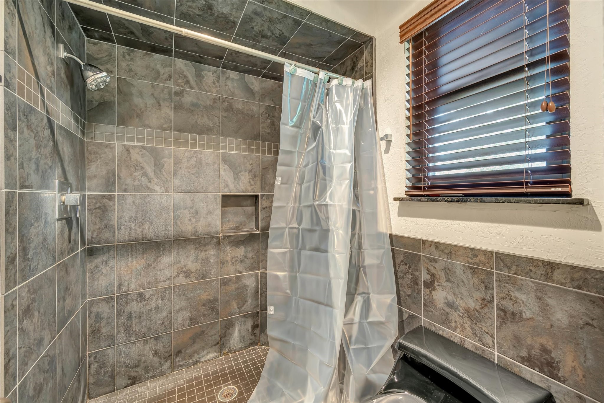 822 Devonport Lane Seabrook, TX 77586 - Photo 42 of 50 a bathroom with a shower