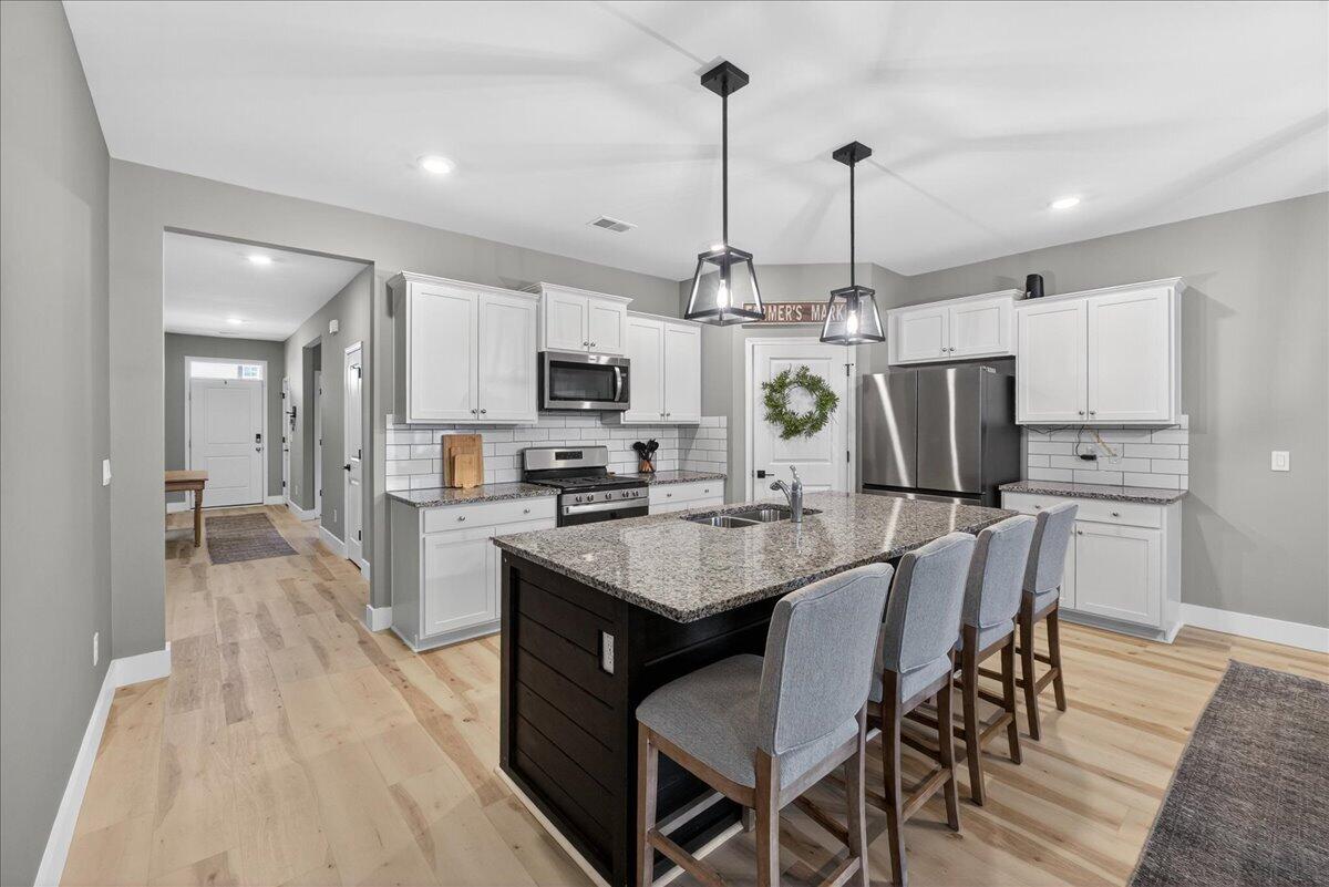 434 Cedarview Road Summerville, SC 29486 - Photo 6 of 37 06-Square One Team - DSC03961