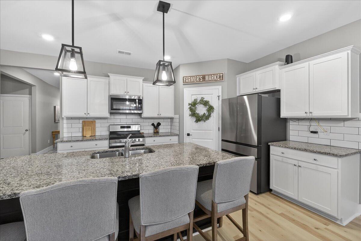 434 Cedarview Road Summerville, SC 29486 - Photo 7 of 37 07-Square One Team - DSC03968