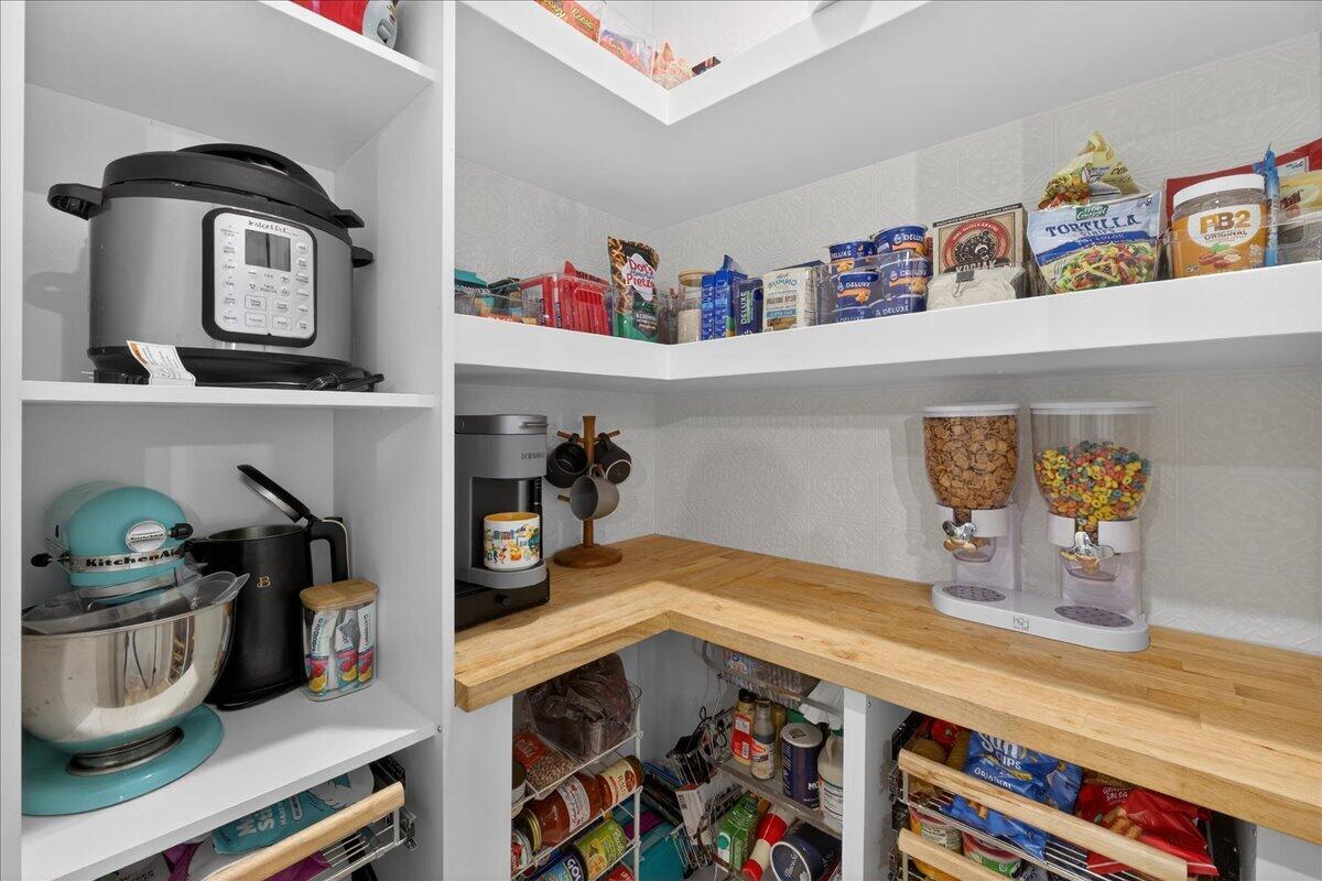 434 Cedarview Road Summerville, SC 29486 - Photo 9 of 37 09-Square One Team - DSC03976