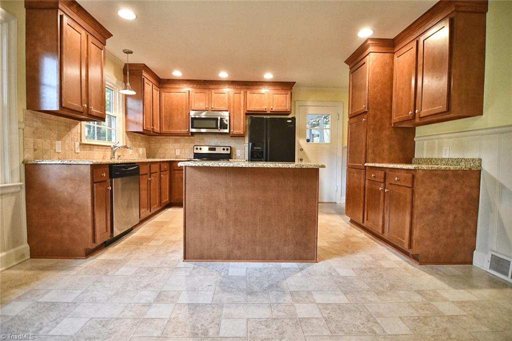 1516 Sharon Road Winston-Salem, NC 27103 - Photo 14 of 25 Gallery Image 14