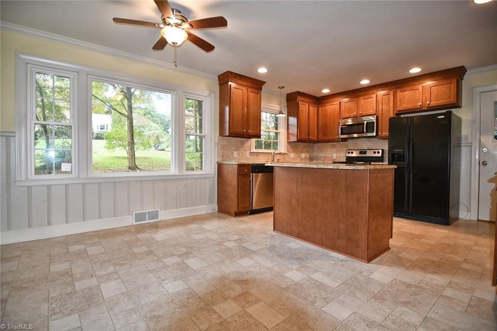 1516 Sharon Road Winston-Salem, NC 27103 - Photo 18 of 25 Gallery Image 18