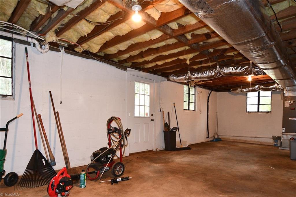 1516 Sharon Road Winston-Salem, NC 27103 - Photo 19 of 25 Gallery Image 19