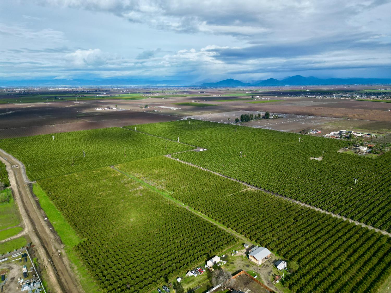 11630 Manning Avenue Selma, CA 93662 - Photo 2 of 5 a view of a tennis court