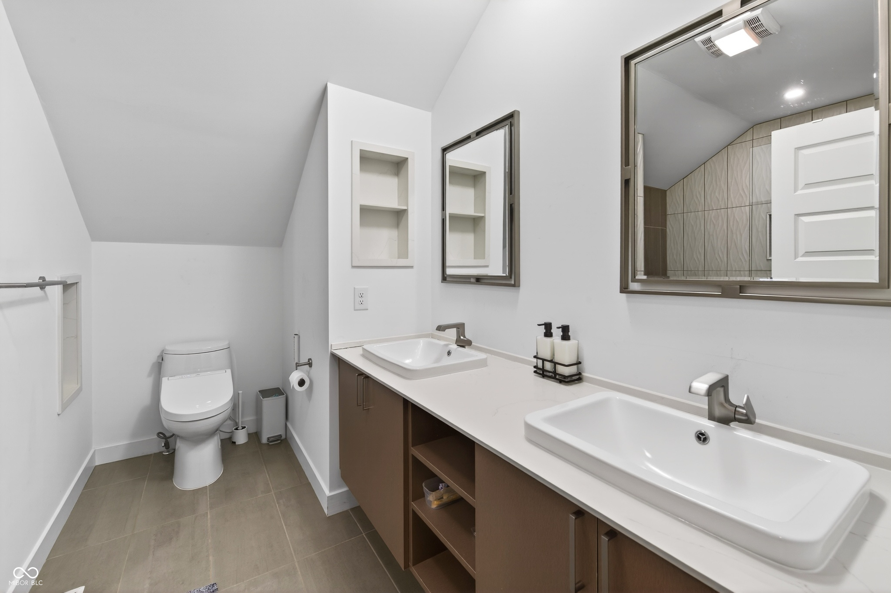 3642 Coliseum Avenue Indianapolis, IN 46205 - Photo 27 of 32