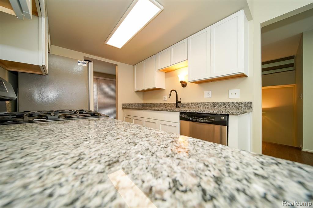 905 Lafayette Court Rochester Hills, MI 48307 - Photo 17 of 65