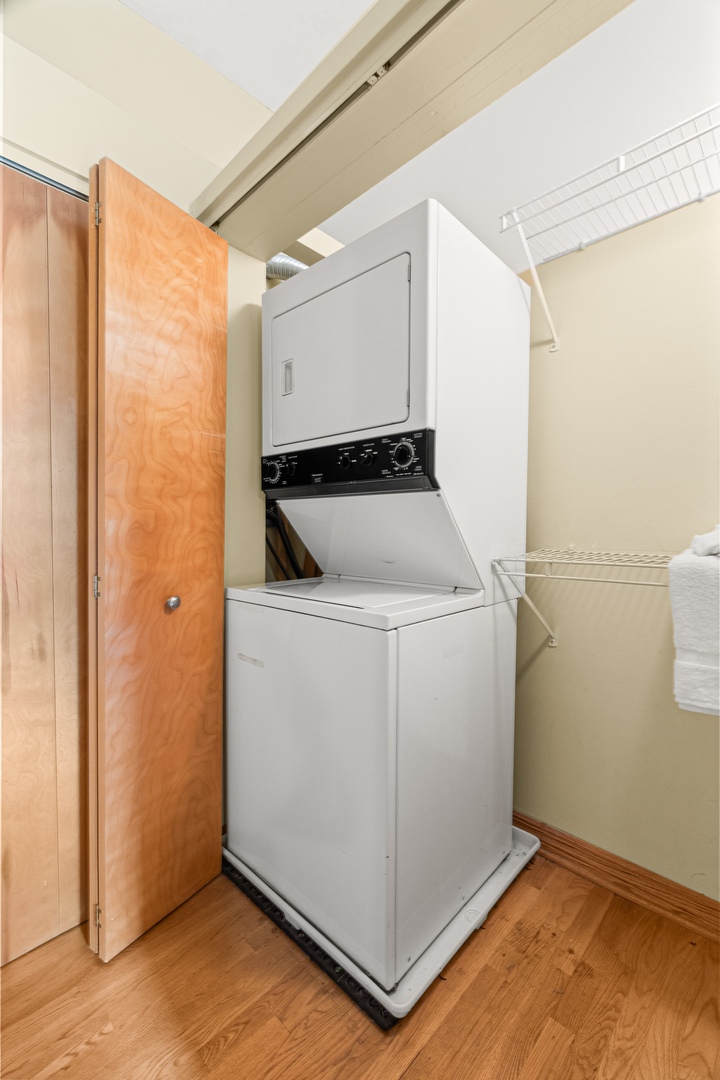 801 South Wells Street, Unit 503 Chicago, IL 60607 - Photo 14 of 21 a utility room with dryer and washer
