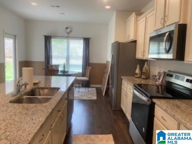 786 Valley Circle Leeds, AL 35094 - Photo 4 of 20