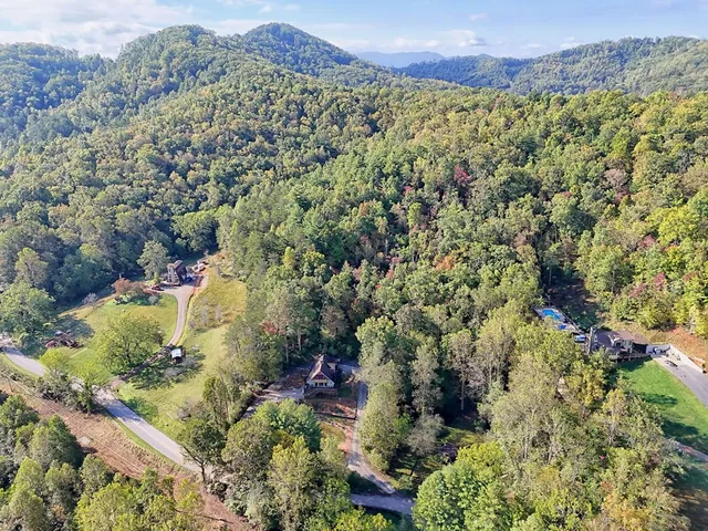 $539,900 | 206 Peckerwood Road, Hayesville, NC 28904