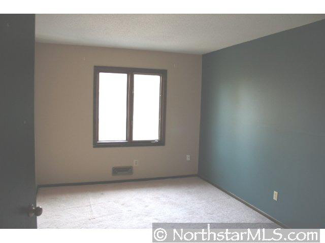 10475 Yorktown Lane North Maple Grove, MN 55369 - Photo 9 of 10