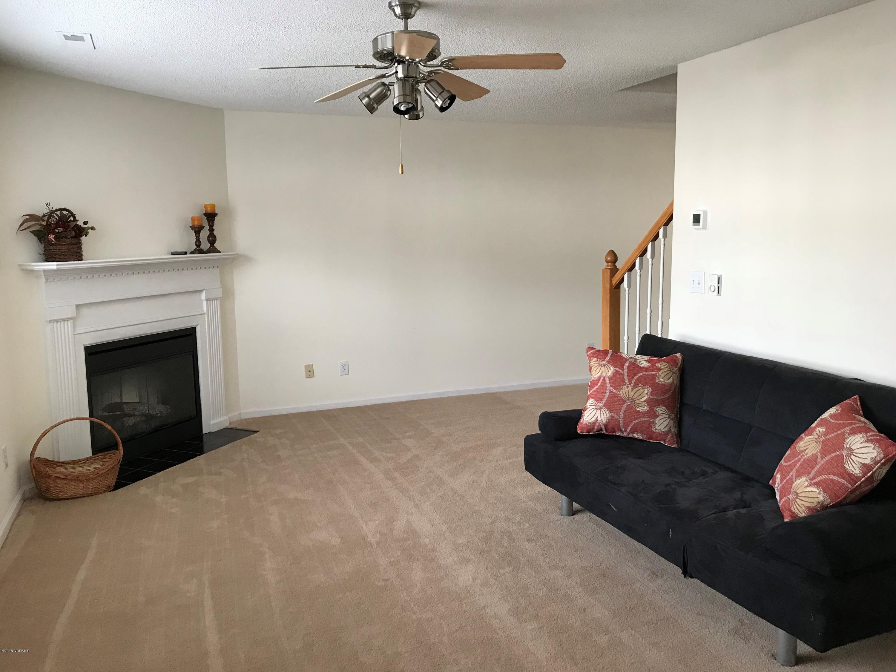930 Spring Forest Road, Unit B3 Greenville, NC 27834 - Photo 2 of 15 Living room