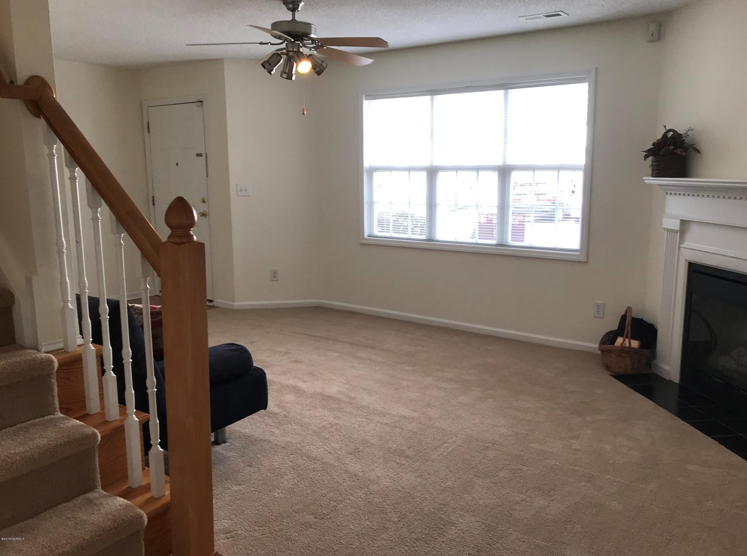 930 Spring Forest Road, Unit B3 Greenville, NC 27834 - Photo 4 of 15 Living room
