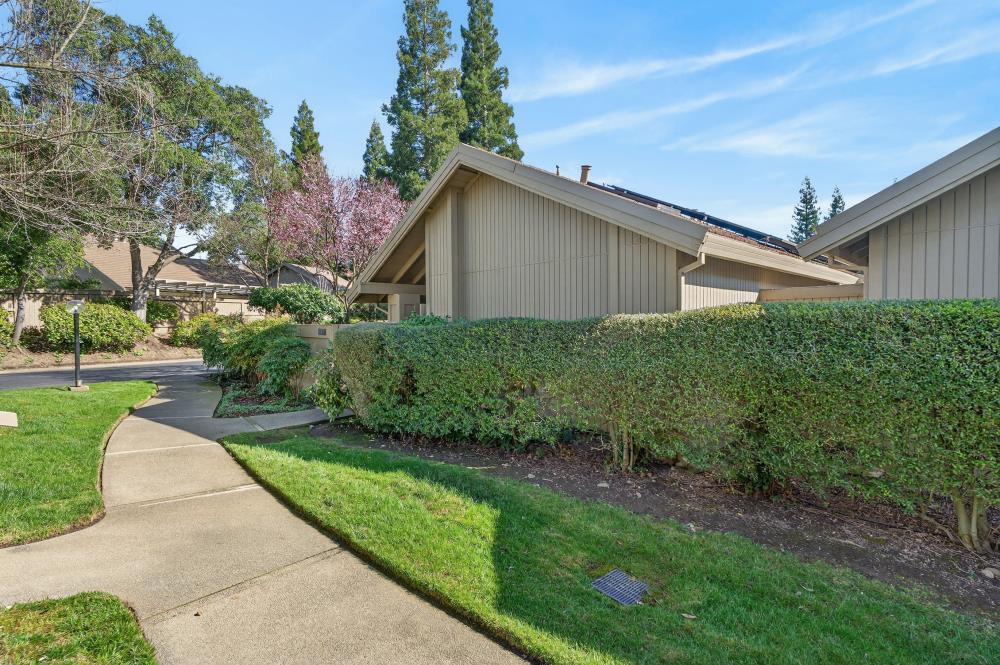 2129 Promontory Point Lane Rancho Cordova, CA 95670 - Photo 2 of 64