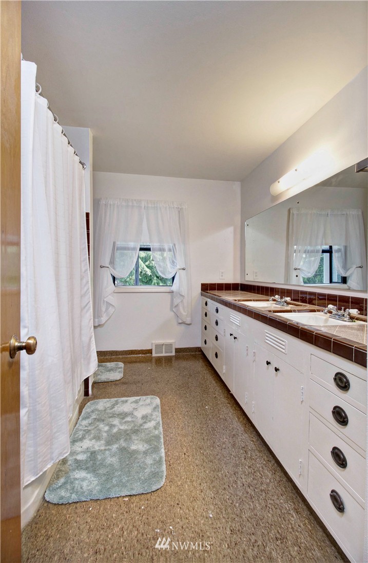 4103 Ridge Road West University Place, WA 98466 - Photo 12 of 25 Gallery Image 12