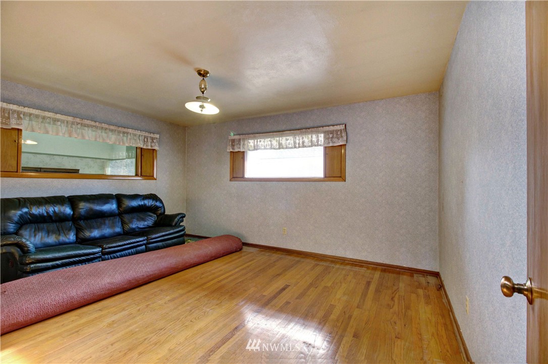 4103 Ridge Road West University Place, WA 98466 - Photo 9 of 25 Gallery Image 9