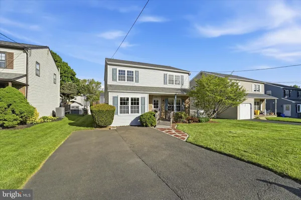 $439,900 | 305 Roesch Avenue, Oreland, PA 19075