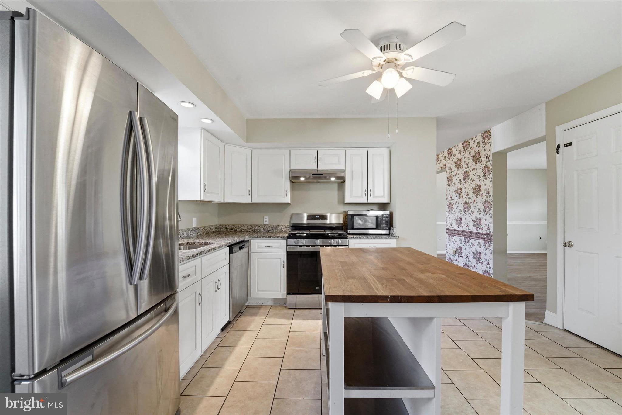 305 Roesch Avenue Oreland, PA 19075 - Photo 11 of 34