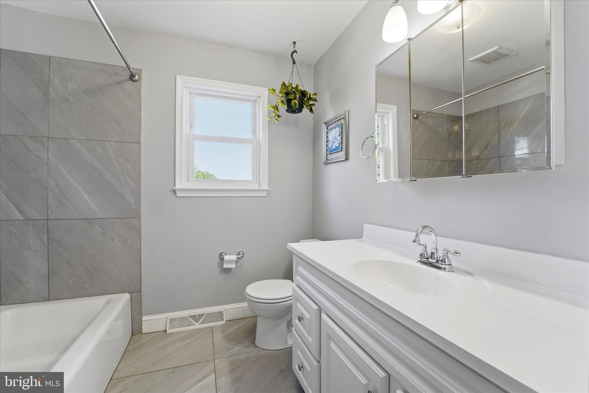 305 Roesch Avenue Oreland, PA 19075 - Photo 20 of 34