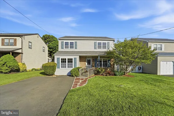 $439,900 | 305 Roesch Avenue, Oreland, PA 19075