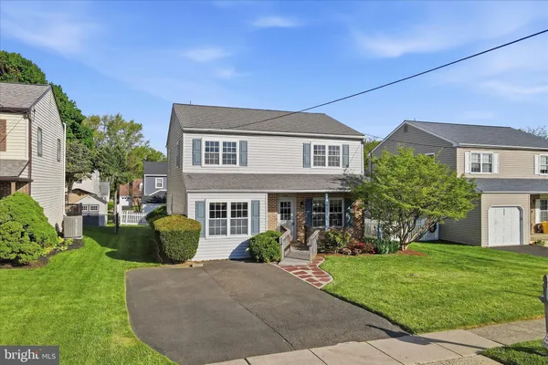 $439,900 | 305 Roesch Avenue, Oreland, PA 19075