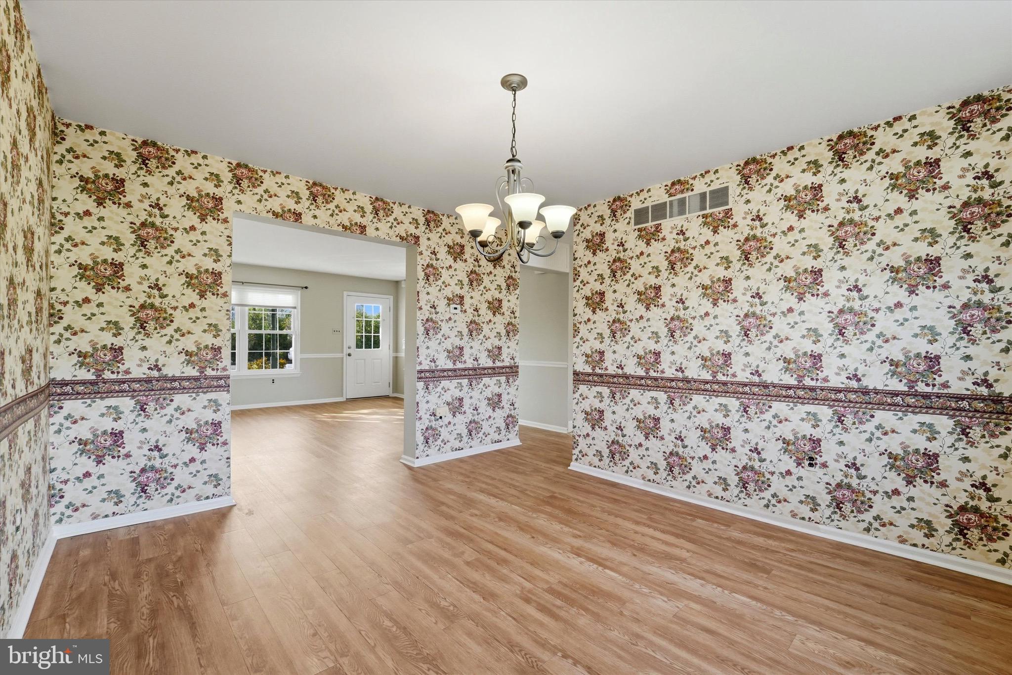 305 Roesch Avenue Oreland, PA 19075 - Photo 8 of 34