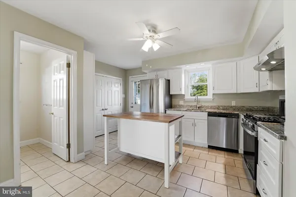 $439,900 | 305 Roesch Avenue, Oreland, PA 19075