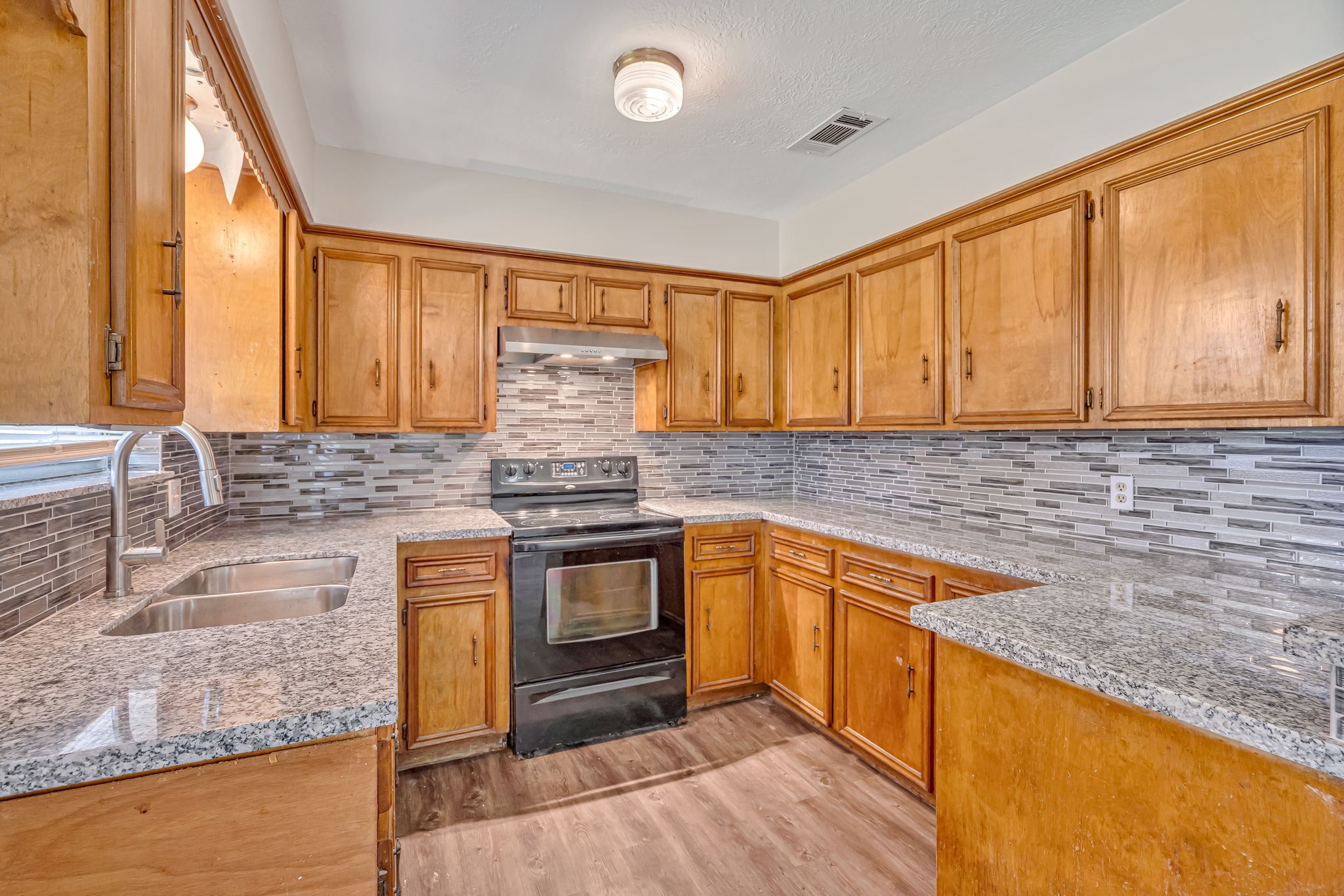 3699 Piney Point Road Conroe, TX 77301 - Photo 13 of 29