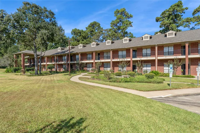 $1,409 | 200 Panorama Drive, Unit 107, Conroe, TX 77304
