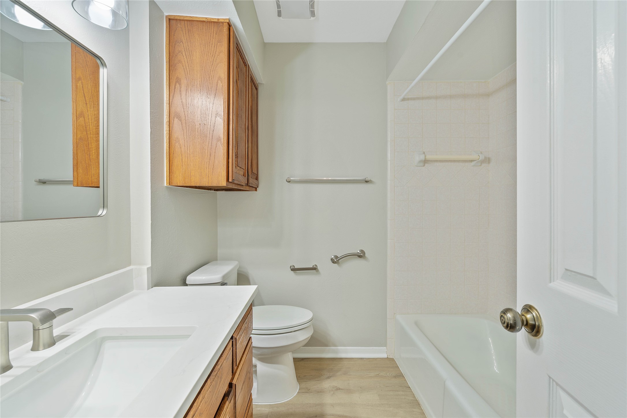 200 Panorama Drive, Unit 107 Conroe, TX 77304 - Photo 18 of 32 a bathroom with a sink toilet and shower